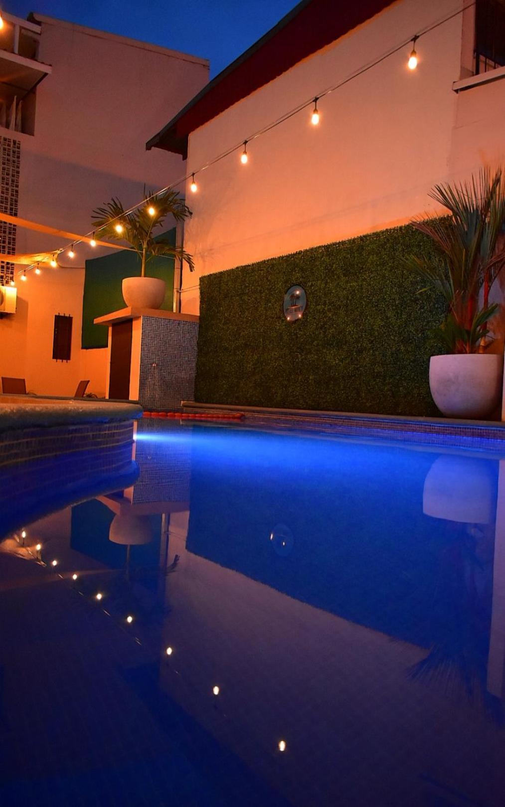 Hotel Cabinas Midey Puntarenas Exterior photo