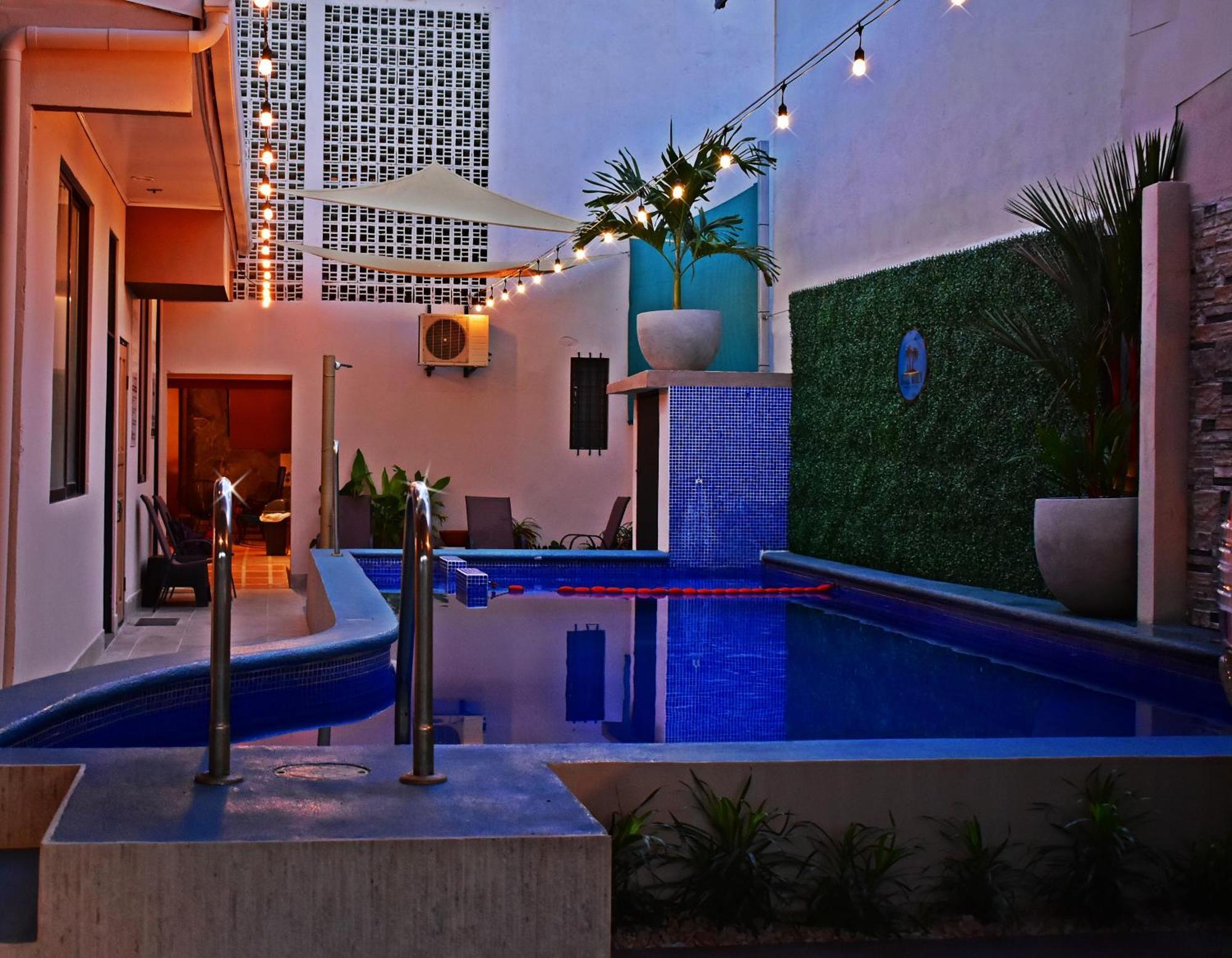 Hotel Cabinas Midey Puntarenas Exterior photo