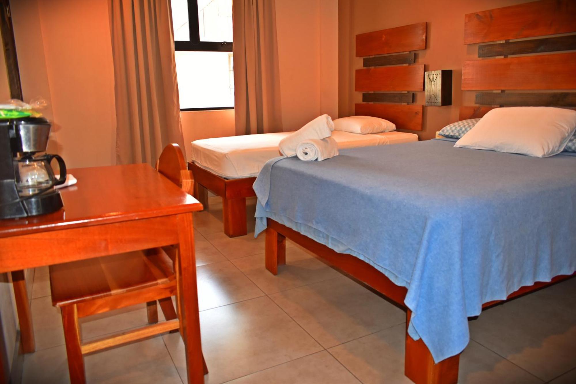 Hotel Cabinas Midey Puntarenas Exterior photo