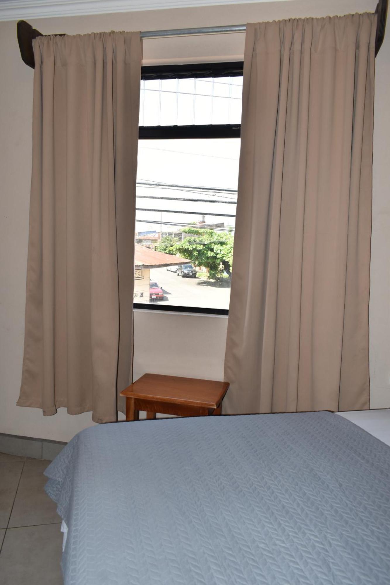 Hotel Cabinas Midey Puntarenas Exterior photo
